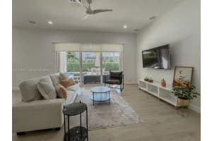 2556 Jardin Mnr Weston, FL 33327 - MLS#A11970917