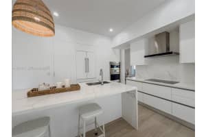 2556 Jardin Mnr Weston, FL 33327 - MLS#A11970917