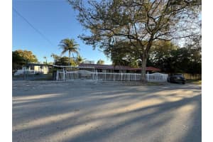 470 Ne 127th St North Miami, FL 33161 - MLS#A11970979