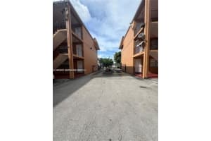 1230 W 54th St 211a, Hialeah