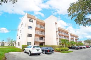 10207 Sunrise Lakes Blvd 204 Sunrise, FL 33322 - MLS#A11971095