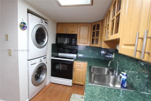 10000 Nw 80th Ct 2559 Hialeah Gardens, FL 33016 - MLS#A11971119