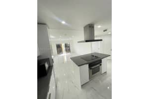 8290 Lake Dr 427 Doral, FL 33166 - MLS#A11971137