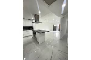 8290 Lake Dr 427 Doral, FL 33166 - MLS#A11971137