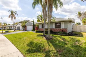 13810 Roanoke St Davie, FL 33325 - MLS#A11971139