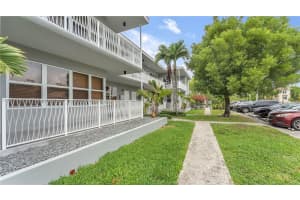 1905 Calais Dr 7, Miami Beach