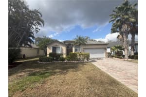 8763 Nw 76th Dr, Tamarac