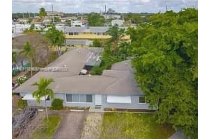 729 Ne 6th St 2 Hallandale Beach, FL 33009 - MLS#A11971170