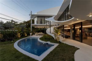 5261 Ne 5th Ave Miami, FL 33137 - MLS#A11971180