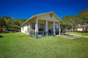 1107 Freshwater Lakes Dr West Palm Beach, FL 33401 - MLS#A11971261