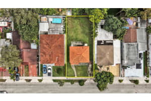 831 Nw 21st Ct Miami, FL 33125 - MLS#A11971268