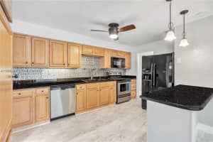 735 Ne 38th St Oakland Park, FL 33334 - MLS#A11971370