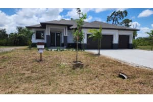 47 E Brig Cr Port Charlotte, FL 33946 - MLS#A11971397