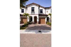 10255 Nw 89th Ter, Doral