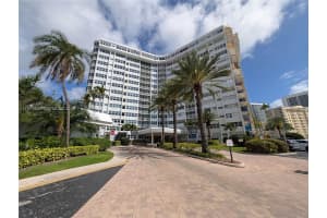 100 Golden Isles Dr Ph9 Hallandale Beach, FL 33009 - MLS#A11971444