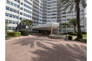 100 Golden Isles Dr Ph9 Hallandale Beach, FL 33009 - MLS#A11971444