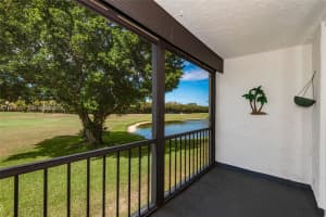 9811 Hollybrook Lake Dr , Pembroke Pines, FL 33025 - MLS#A11971521