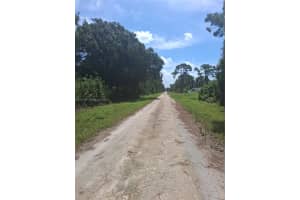 913 Abbey St E Lehigh Acres, FL 33974 - MLS#A11971544