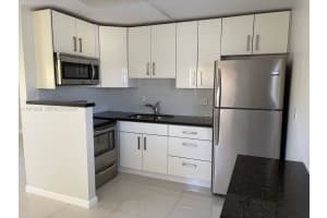 35 13th St , Fort Lauderdale, FL 33304 - MLS#A11971609