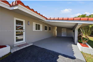 1950 Ne 55th Ct Fort Lauderdale, FL 33308 - MLS#A11971645