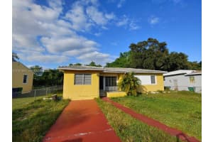 1465 Ne 149 St Miami, FL 33161 - MLS#A11971667