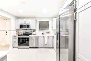 601 Ives Dairy Rd 00 Miami, FL 33179 - MLS#A11971671