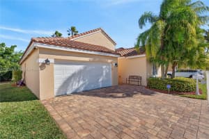 391 Bermuda Springs Dr Weston, FL 33326 - MLS#A11971766