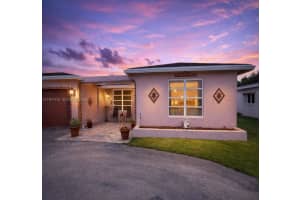 11827 Nw 39th St Sunrise, FL 33323 - MLS#A11971772