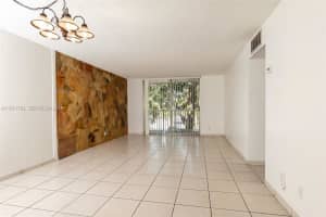 8421 NW 8th St APT 203, Miami, FL 33126, - MLS#A11971792