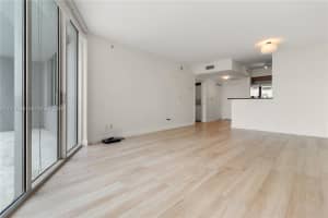 325 S Biscayne Blvd 1718 Miami, FL 33131 - MLS#A11971794