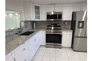 1101 Colony Point Cir 102 Pembroke Pines, FL 33026 - MLS#A11971806