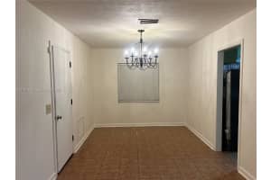 2528 Hyde Park Rd Jacksonville, FL 32210 - Off Market