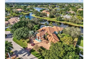 3520 Paddock Rd, Weston