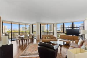 1000 W Island Blvd 1209 Aventura, FL 33160 - MLS#A11971873