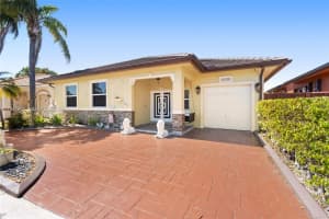 14756 Nw 88th Ave Miami Lakes, FL 33018 - MLS#A11971901