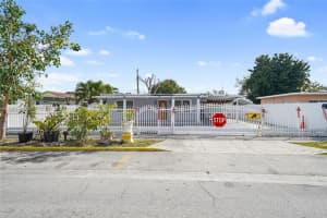 840 E 17th St, Hialeah
