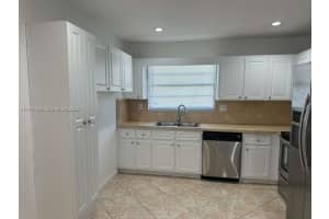 208 Sw 2nd Ave Hallandale Beach, FL 33009 - MLS#A11971971