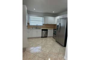 208 Sw 2nd Ave Hallandale Beach, FL 33009 - MLS#A11971971