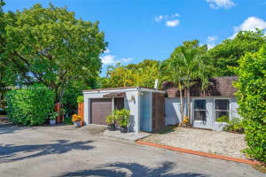 18805 W Lake Dr Hialeah, FL 33015 - MLS#A11971990