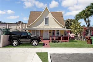 4318 E 8th Ct, Hialeah