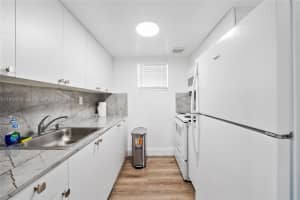 1051 Ne 163rd St 2 North Miami Beach, FL 33162 - MLS#A11972079