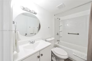 1051 Ne 163rd St 2 North Miami Beach, FL 33162 - MLS#A11972079