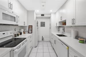 7933 West Dr 819 North Bay Village, FL 33141 - MLS#A11972092