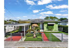 3049 Nw 51st St, Miami