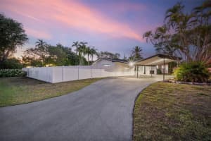 8201 Sw 151st St, Palmetto Bay