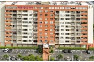 4675 W 18th Ct 409, Hialeah