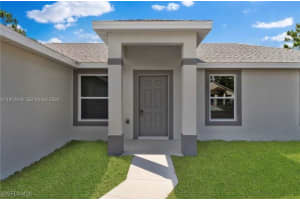 237 Narcissus Av Lehigh Acres, FL 33974 - MLS#A11972319