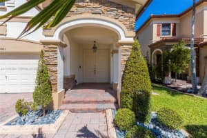 10043 Nw 89 Terra Doral, FL 33178 - MLS#A11972354