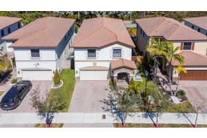 10043 Nw 89 Terra Doral, FL 33178 - MLS#A11972354