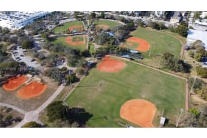 744 Ne 14th Ave 1 Fort Lauderdale, FL 33304 - MLS#A11972365